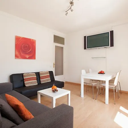 Your Home - Sagrada Familia Apartment-3